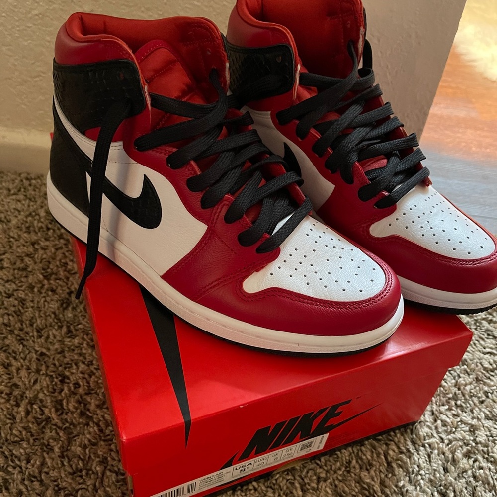 Jordan OG 1 red snake satin